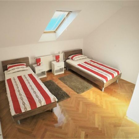 Apartments "Pavic" Near Zagreb Airport เวลิคาโกริตซา ภายนอก รูปภาพ